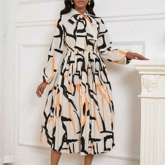 Abstract Print Tie Neck Pleated Dress - Picture 4 of 6